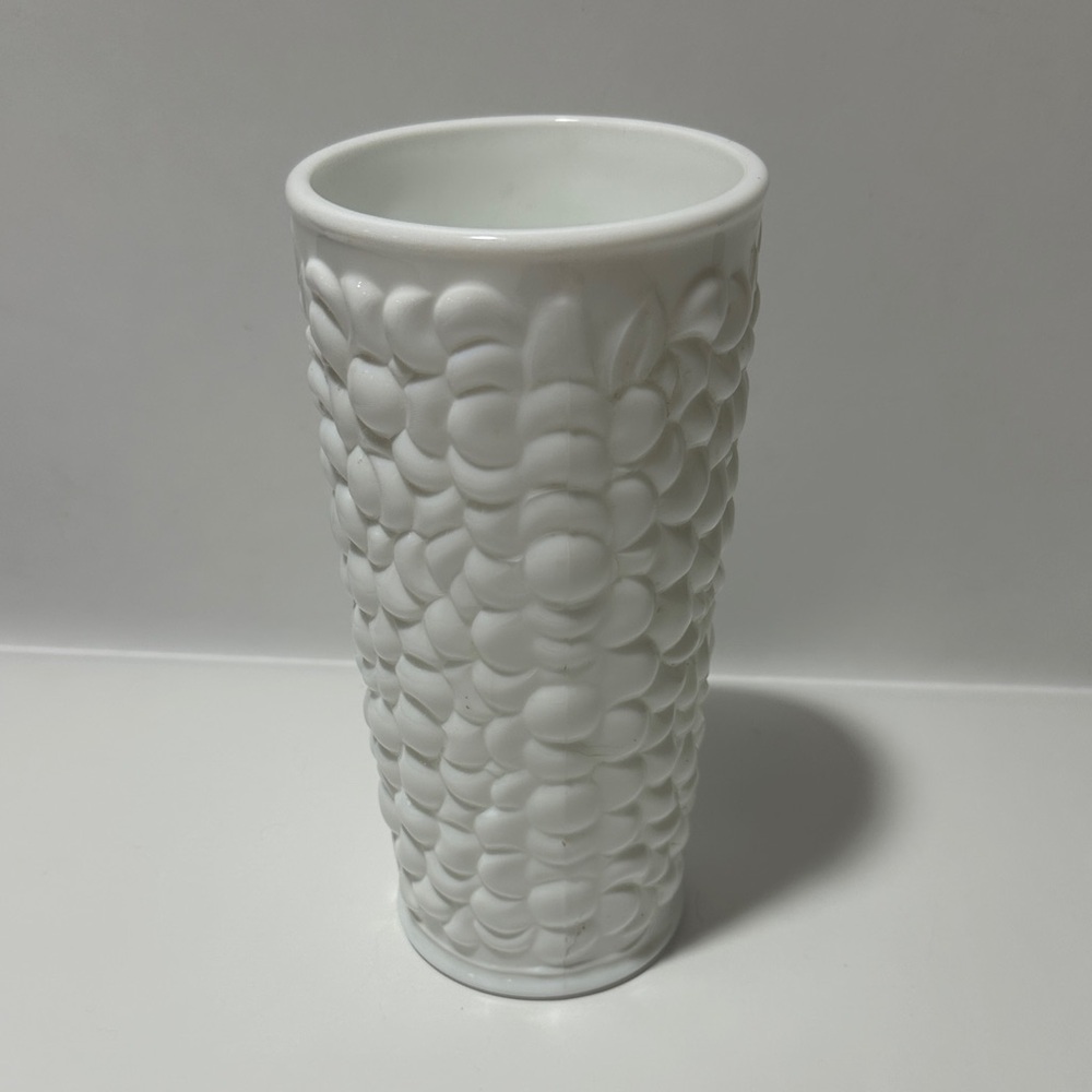 Vintage 1960s or 70s Indiana Glass Company Milk Glass 7.5" Vase - Picture 3 of 6